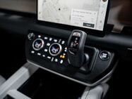 Land Rover Defender 3.0 D350 MHEV X-Dynamic HSE SUV 3dr Diesel Auto 4WD Euro 6 (s/s) (350 ps) 32