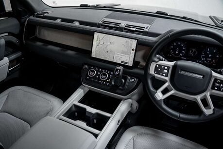 Land Rover Defender 3.0 D350 MHEV X-Dynamic HSE SUV 3dr Diesel Auto 4WD Euro 6 (s/s) (350 ps) 31