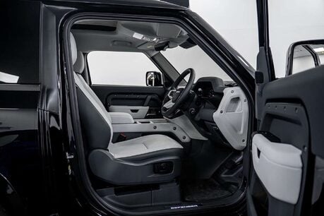 Land Rover Defender 3.0 D350 MHEV X-Dynamic HSE SUV 3dr Diesel Auto 4WD Euro 6 (s/s) (350 ps) 24