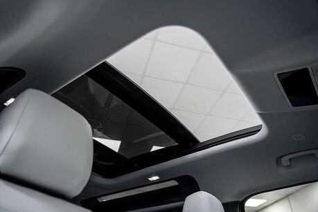 Land Rover Defender 3.0 D350 MHEV X-Dynamic HSE SUV 3dr Diesel Auto 4WD Euro 6 (s/s) (350 ps) 38