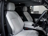 Land Rover Defender 3.0 D350 MHEV X-Dynamic HSE SUV 3dr Diesel Auto 4WD Euro 6 (s/s) (350 ps) 3