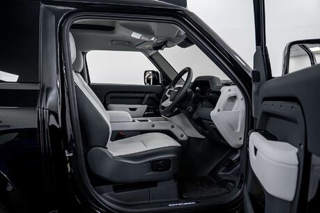 Land Rover Defender 3.0 D350 MHEV X-Dynamic HSE SUV 3dr Diesel Auto 4WD Euro 6 (s/s) (350 ps) 24