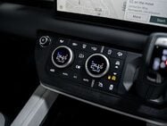 Land Rover Defender 3.0 D350 MHEV X-Dynamic HSE SUV 3dr Diesel Auto 4WD Euro 6 (s/s) (350 ps) 33