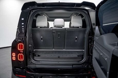 Land Rover Defender 3.0 D350 MHEV X-Dynamic HSE SUV 3dr Diesel Auto 4WD Euro 6 (s/s) (350 ps) 18