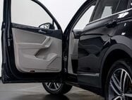 Volkswagen Tiguan 2.0 TDI Elegance SUV 5dr Diesel DSG Euro 6 (s/s) (150 ps) 6