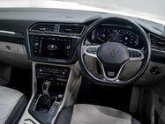 Volkswagen Tiguan 2.0 TDI Elegance SUV 5dr Diesel DSG Euro 6 (s/s) (150 ps) 28