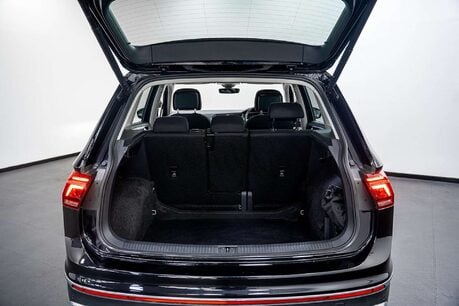 Volkswagen Tiguan 2.0 TDI Elegance SUV 5dr Diesel DSG Euro 6 (s/s) (150 ps) 18
