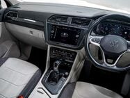 Volkswagen Tiguan 2.0 TDI Elegance SUV 5dr Diesel DSG Euro 6 (s/s) (150 ps) 32