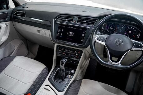 Volkswagen Tiguan 2.0 TDI Elegance SUV 5dr Diesel DSG Euro 6 (s/s) (150 ps) 32