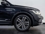 Volkswagen Tiguan 2.0 TDI Elegance SUV 5dr Diesel DSG Euro 6 (s/s) (150 ps) 15