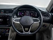 Volkswagen Tiguan 2.0 TDI Elegance SUV 5dr Diesel DSG Euro 6 (s/s) (150 ps) 31