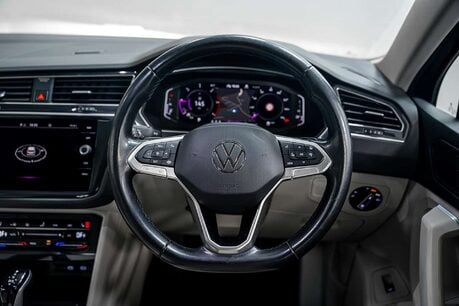 Volkswagen Tiguan 2.0 TDI Elegance SUV 5dr Diesel DSG Euro 6 (s/s) (150 ps) 31