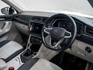 Volkswagen Tiguan 2.0 TDI Elegance SUV 5dr Diesel DSG Euro 6 (s/s) (150 ps) 2