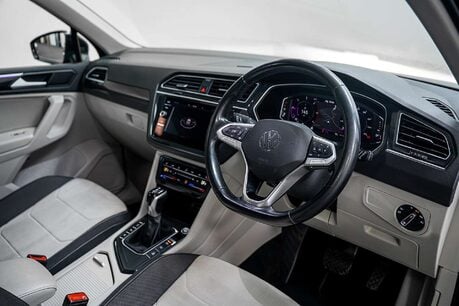 Volkswagen Tiguan 2.0 TDI Elegance SUV 5dr Diesel DSG Euro 6 (s/s) (150 ps) 2