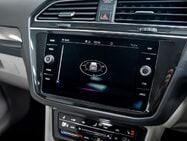 Volkswagen Tiguan 2.0 TDI Elegance SUV 5dr Diesel DSG Euro 6 (s/s) (150 ps) 35