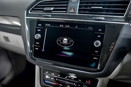 Volkswagen Tiguan 2.0 TDI Elegance SUV 5dr Diesel DSG Euro 6 (s/s) (150 ps) 35