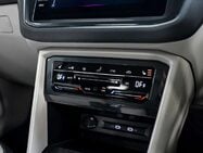 Volkswagen Tiguan 2.0 TDI Elegance SUV 5dr Diesel DSG Euro 6 (s/s) (150 ps) 34