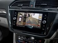 Volkswagen Tiguan 2.0 TDI Elegance SUV 5dr Diesel DSG Euro 6 (s/s) (150 ps) 36