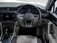 Volkswagen Tiguan 2.0 TDI Elegance SUV 5dr Diesel DSG Euro 6 (s/s) (150 ps) 30