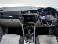 Volkswagen Tiguan 2.0 TDI Elegance SUV 5dr Diesel DSG Euro 6 (s/s) (150 ps) 29