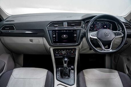 Volkswagen Tiguan 2.0 TDI Elegance SUV 5dr Diesel DSG Euro 6 (s/s) (150 ps) 29
