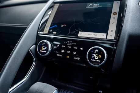 Jaguar E-Pace 1.5 P300e 11.5kWh R-Dynamic SE Black SUV 5dr Petrol Plug-in Hybrid Auto AWD 34