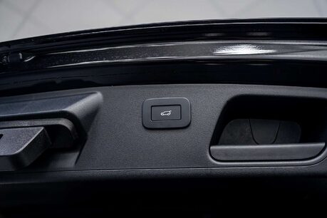 Jaguar E-Pace 1.5 P300e 11.5kWh R-Dynamic SE Black SUV 5dr Petrol Plug-in Hybrid Auto AWD 18