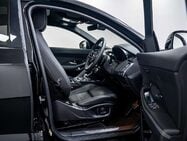 Jaguar E-Pace 1.5 P300e 11.5kWh R-Dynamic SE Black SUV 5dr Petrol Plug-in Hybrid Auto AWD 27