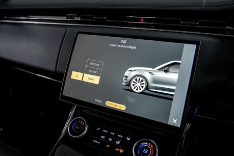 Land Rover Range Rover Sport 3.0 P400 MHEV Dynamic SE SUV 5dr Petrol Auto 4WD Euro 6 23