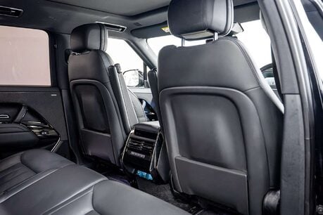 Land Rover Range Rover Sport 3.0 P400 MHEV Dynamic SE SUV 5dr Petrol Auto 4WD Euro 6 7