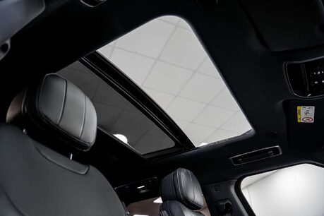 Land Rover Range Rover Sport 3.0 P400 MHEV Dynamic SE SUV 5dr Petrol Auto 4WD Euro 6 25