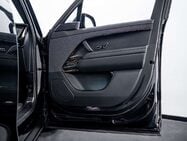 Land Rover Range Rover Sport 3.0 P400 MHEV Dynamic SE SUV 5dr Petrol Auto 4WD Euro 6 9