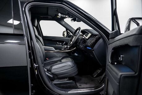 Land Rover Range Rover Sport 3.0 P400 MHEV Dynamic SE SUV 5dr Petrol Auto 4WD Euro 6 12
