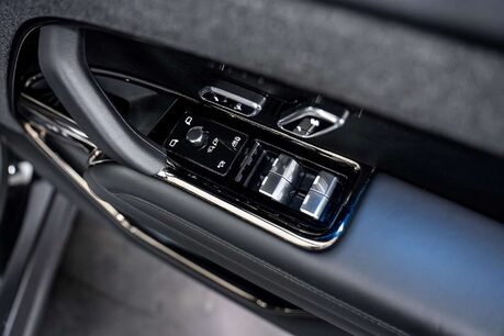 Land Rover Range Rover Sport 3.0 P400 MHEV Dynamic SE SUV 5dr Petrol Auto 4WD Euro 6 11