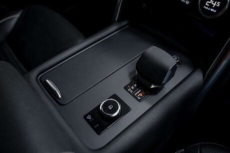 Land Rover Discovery 3.0 D300 MHEV R-Dynamic HSE SUV 5dr Diesel Auto 4WD Euro 6 (s/s) (300 ps) 30