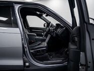 Land Rover Discovery 3.0 D300 MHEV R-Dynamic HSE SUV 5dr Diesel Auto 4WD Euro 6 (s/s) (300 ps) 26