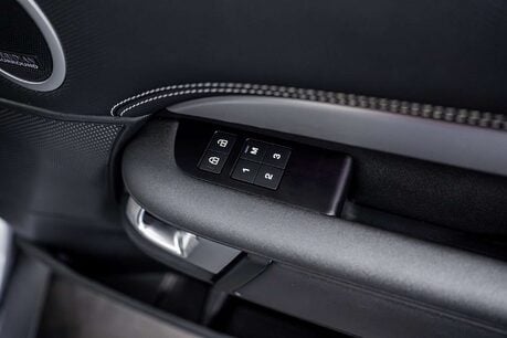 Land Rover Discovery 3.0 D300 MHEV R-Dynamic HSE SUV 5dr Diesel Auto 4WD Euro 6 (s/s) (300 ps) 25