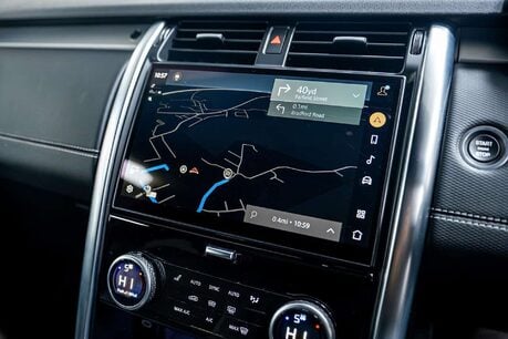 Land Rover Discovery 3.0 D300 MHEV R-Dynamic HSE SUV 5dr Diesel Auto 4WD Euro 6 (s/s) (300 ps) 32