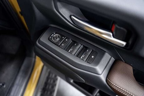 Toyota Land Cruiser 250 Station Wagon 2.75 Automatic Diesel 25