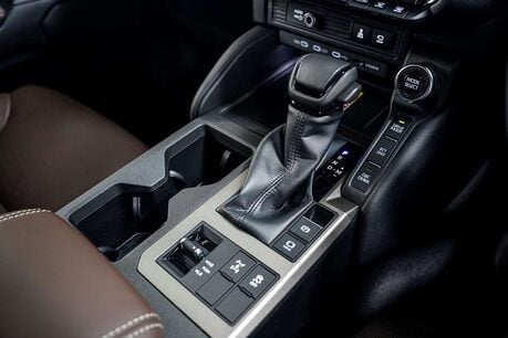 Toyota Land Cruiser 250 Station Wagon 2.75 Automatic Diesel 34