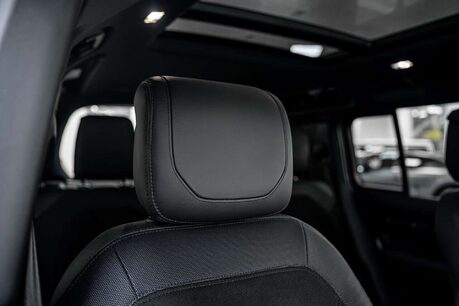 Land Rover Defender 5.0 P525 V8 Carpathian Edition SUV 5dr Petrol Auto 4WD Euro 6 (s/s) (525 ps 31