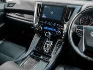 Toyota Alphard 2.5 MPV 2.5 SUV Automatic Petrol Hybrid 39