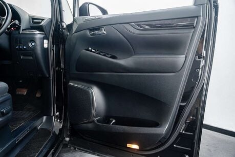 Toyota Alphard 2.5 MPV 2.5 SUV Automatic Petrol Hybrid 31