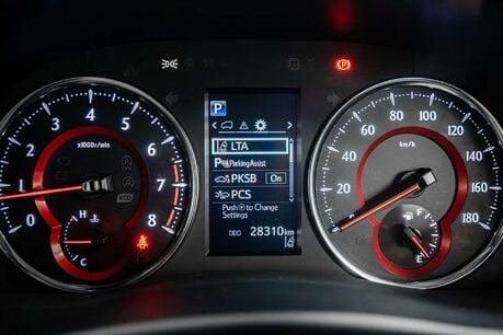 Toyota Alphard 2.5 MPV 2.5 SUV Automatic Petrol Hybrid 44