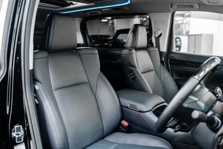 Toyota Alphard 2.5 MPV 2.5 SUV Automatic Petrol Hybrid 3