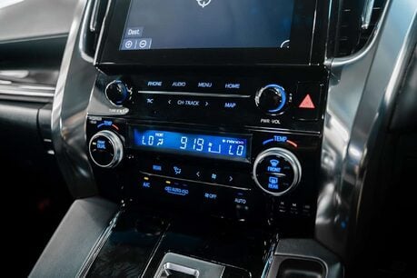 Toyota Alphard 2.5 MPV 2.5 SUV Automatic Petrol Hybrid 41