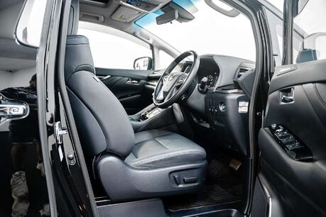 Toyota Alphard 2.5 MPV 2.5 SUV Automatic Petrol Hybrid 33