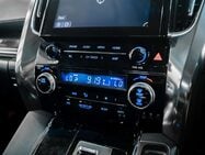 Toyota Alphard 2.5 MPV 2.5 SUV Automatic Petrol Hybrid 41