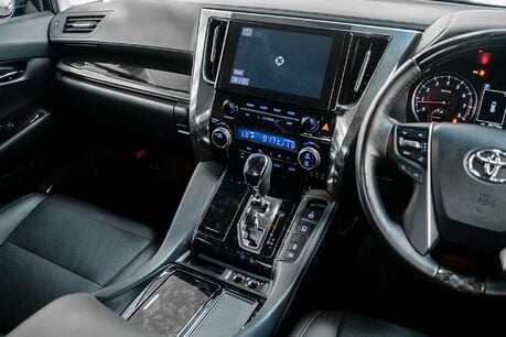 Toyota Alphard 2.5 MPV 2.5 SUV Automatic Petrol Hybrid 39