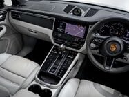 Porsche Macan 2.0T T SUV 5dr Petrol PDK 4WD Euro 6 (s/s) (265 ps) 32